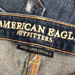 Distressed Super Hi-Rise Jeggings